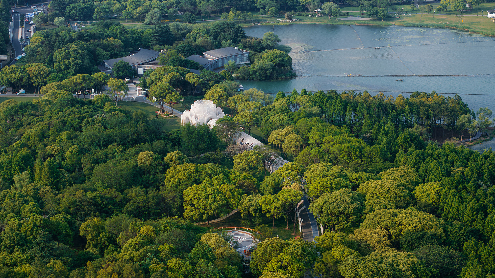 emerald screen pergola wutopia lab 4