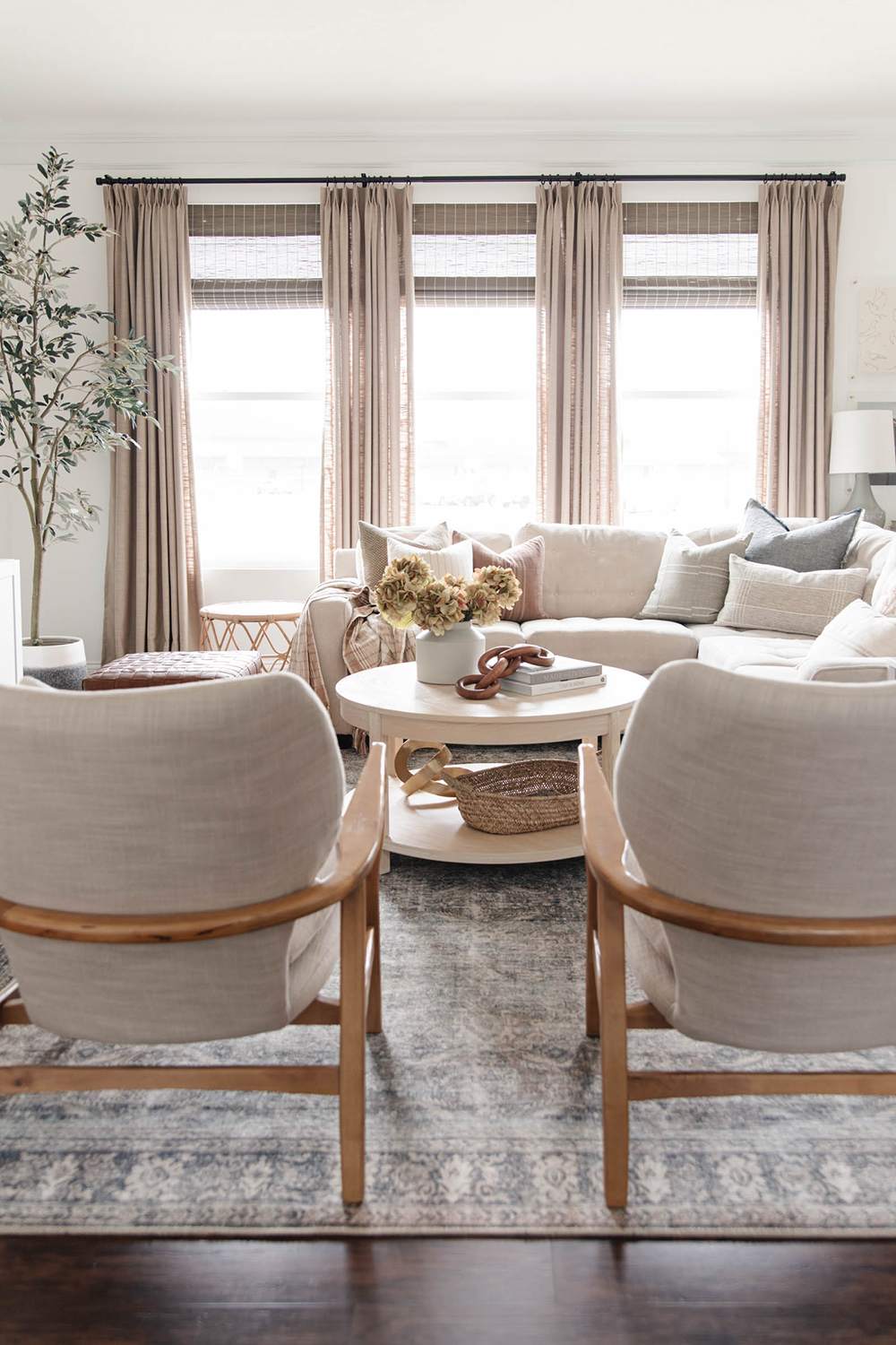 Cozy Living Room for Early Fall 9149