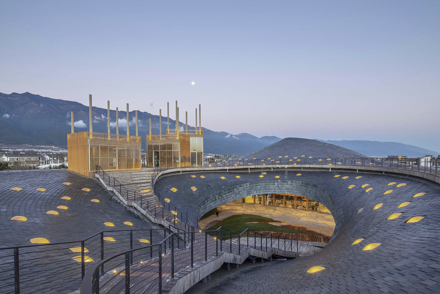 15 屋顶及室外剧场 Roofscape and outdoor theater