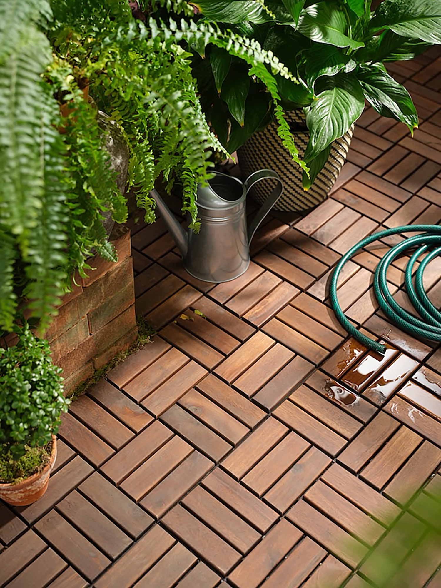 runnen decking outdoor brown stained 0989816 ph170783 s5.jpg